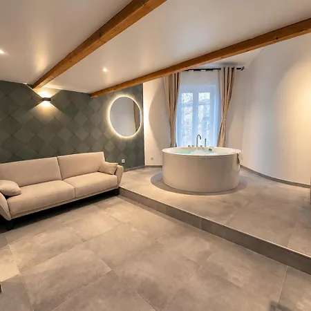 L'écrin Des Sens, Avec Baignoire Balnéo